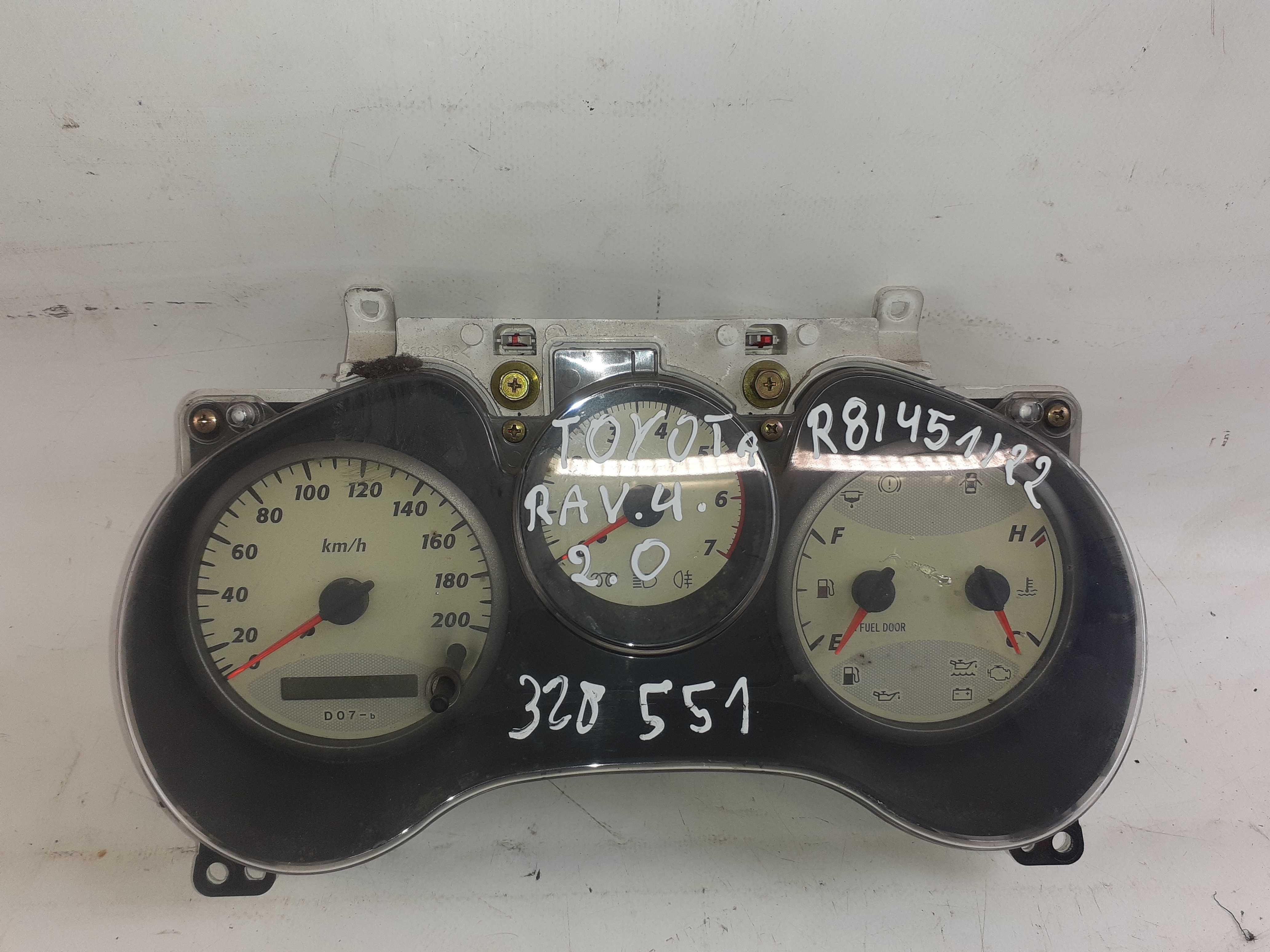 Licznik Zegary Prędkościomierz Toyota Rav4 II 2.0 D