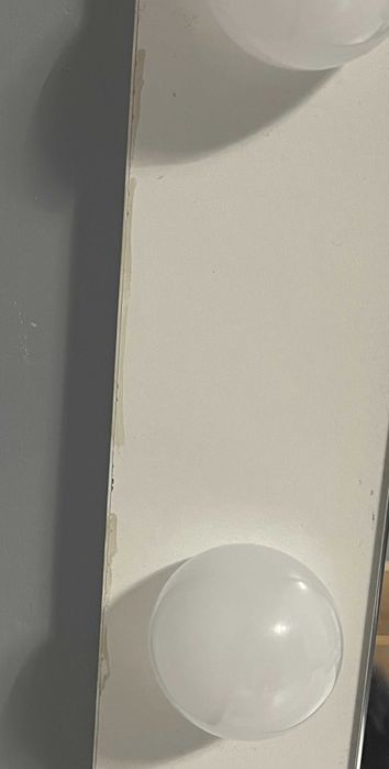 Toaletka z lustrem i podświetleniem LED