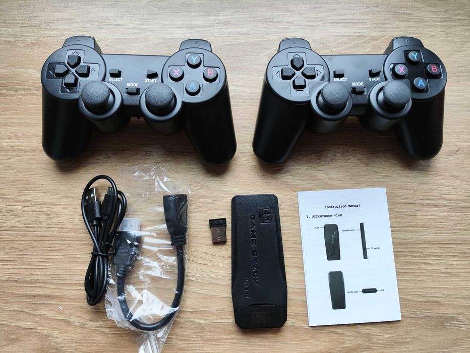 Retro konsola 4K + 2 pady + karta 64GB