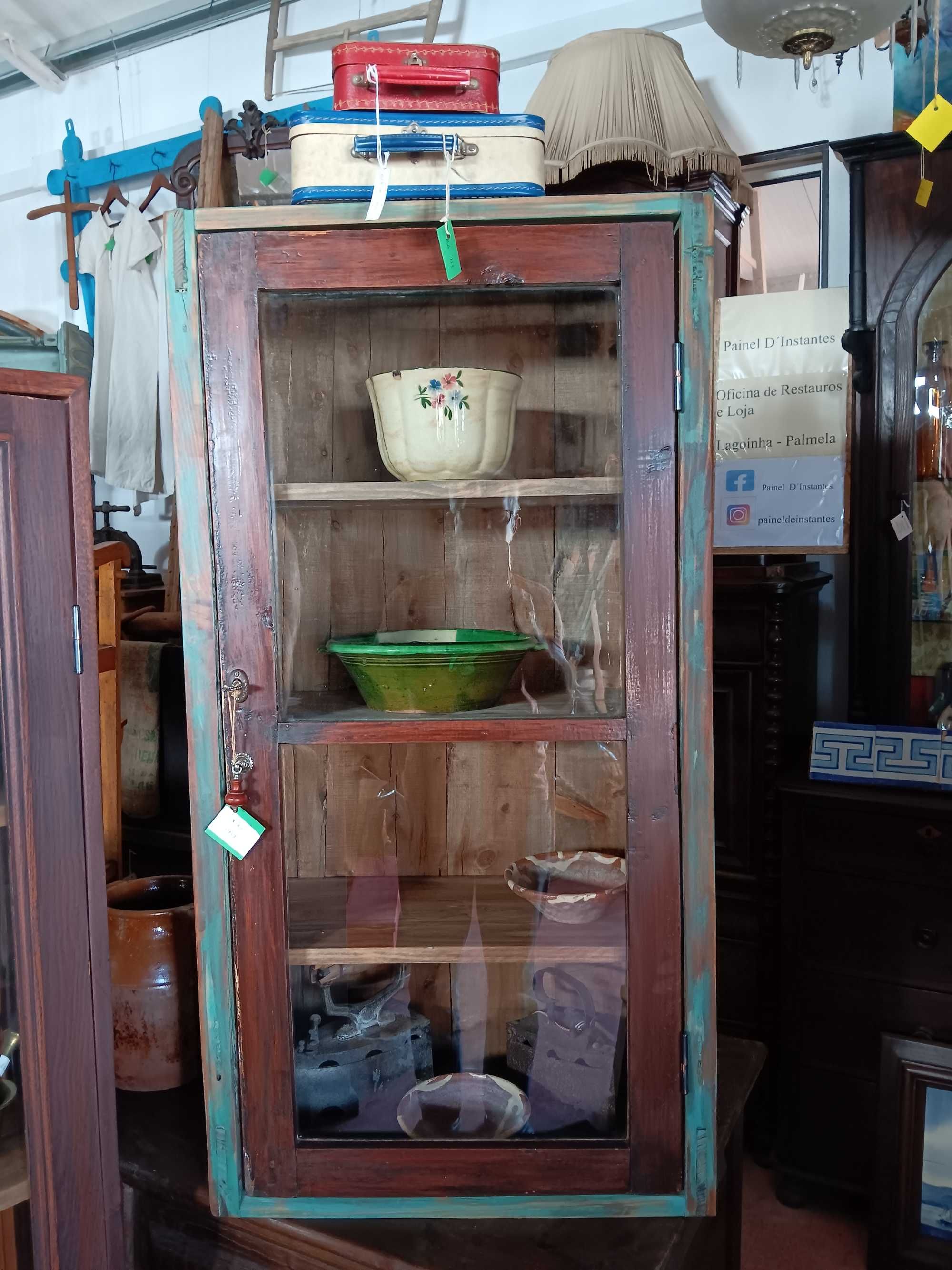 Vitrine rústica ( Painel D'Instantes)