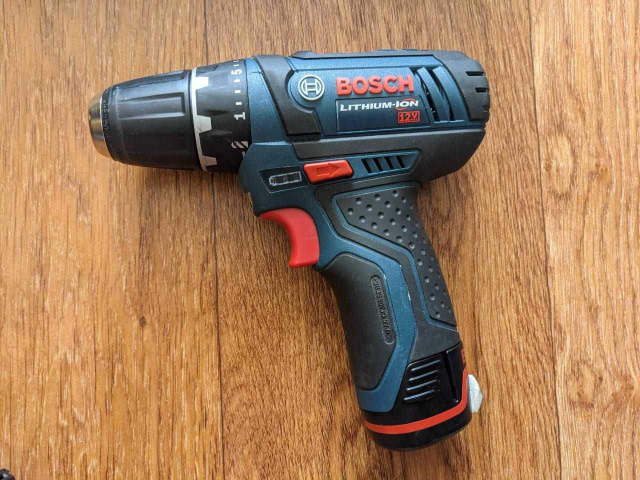 Аккумуляторный шуруповерт Bosch 12V в кейсе