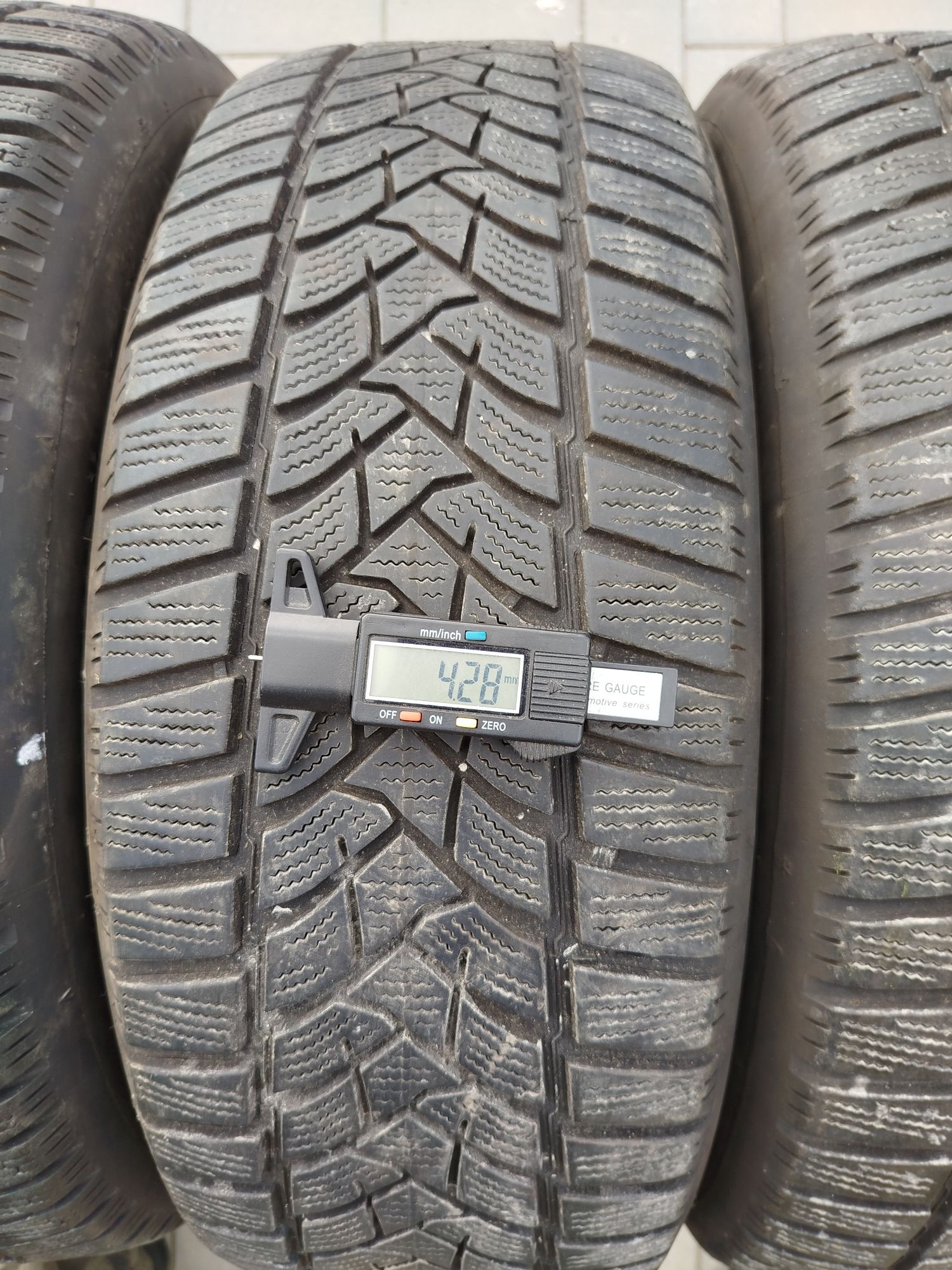 Opony zimowe 215/60 r16 Dunlop