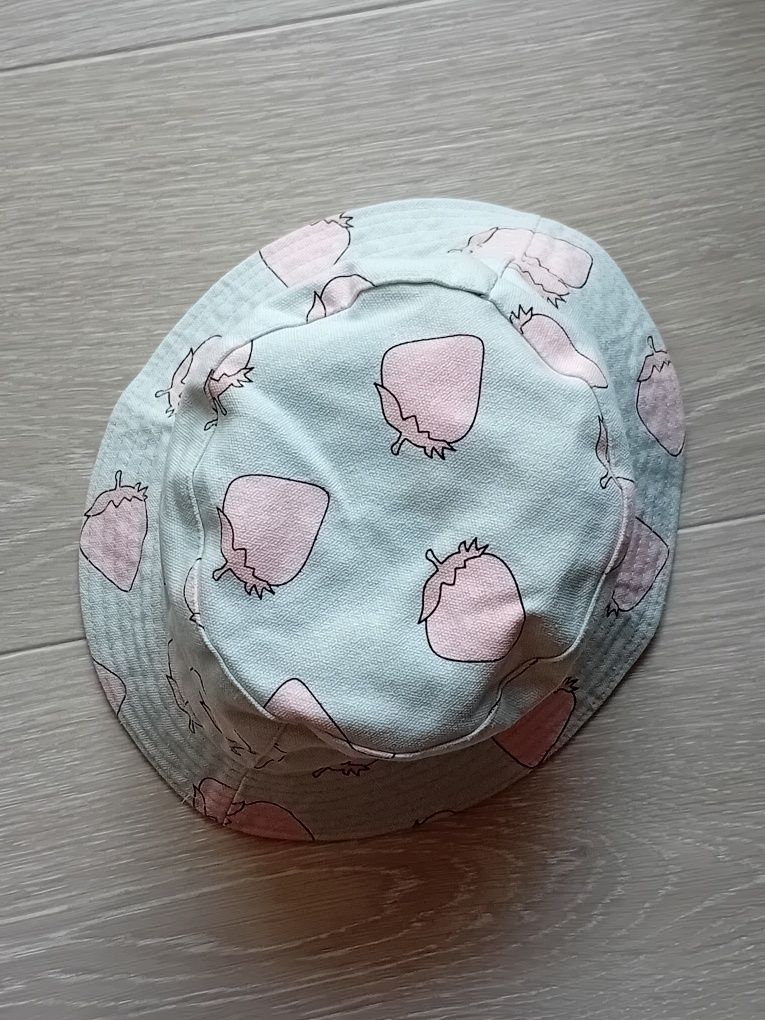 Letni kapelusz bucket hat 53-55cm truskawka / beżowy dwustronny  BDB
