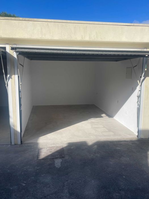 Garagem Box- Paços de Brandão