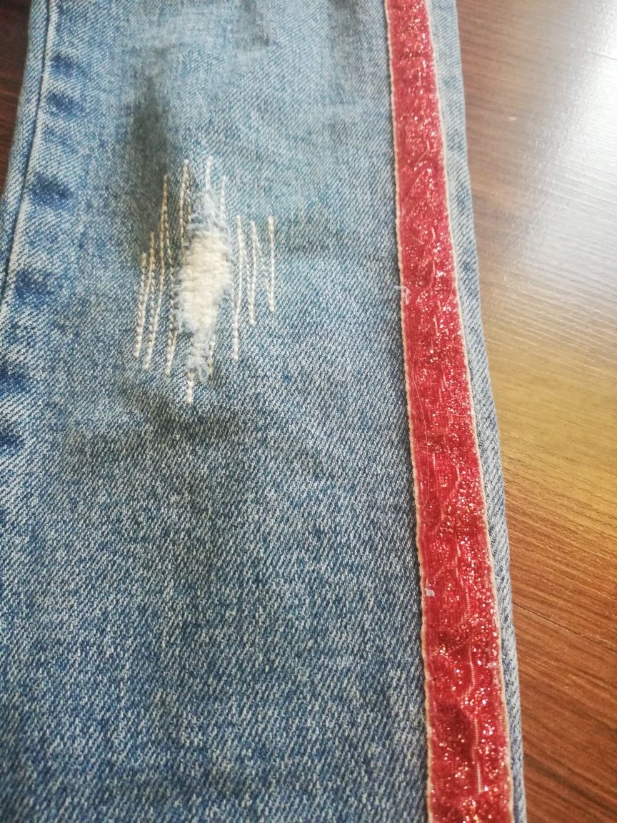 Spodnie jeans z lampasami r. 122