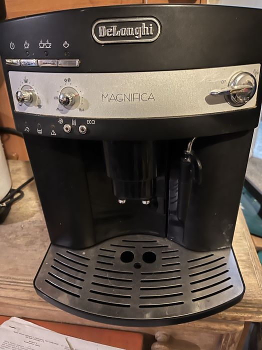 Ekspres do kawy Delongi Magnifika