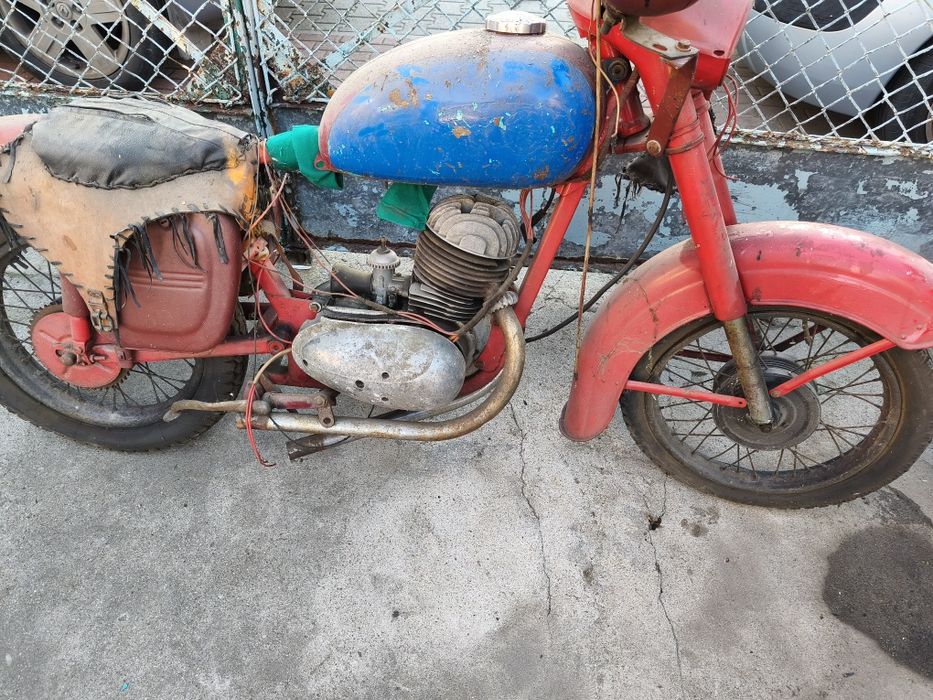 Jawa 175   stan jak na foto plus druga rama Dudek lelek sport