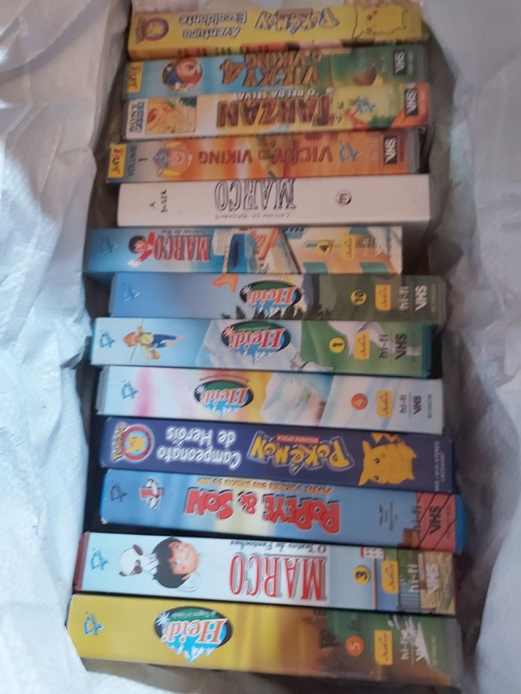 Tudo 5€ - Conjunto 35 Cassetes VHS Filmes Infantis