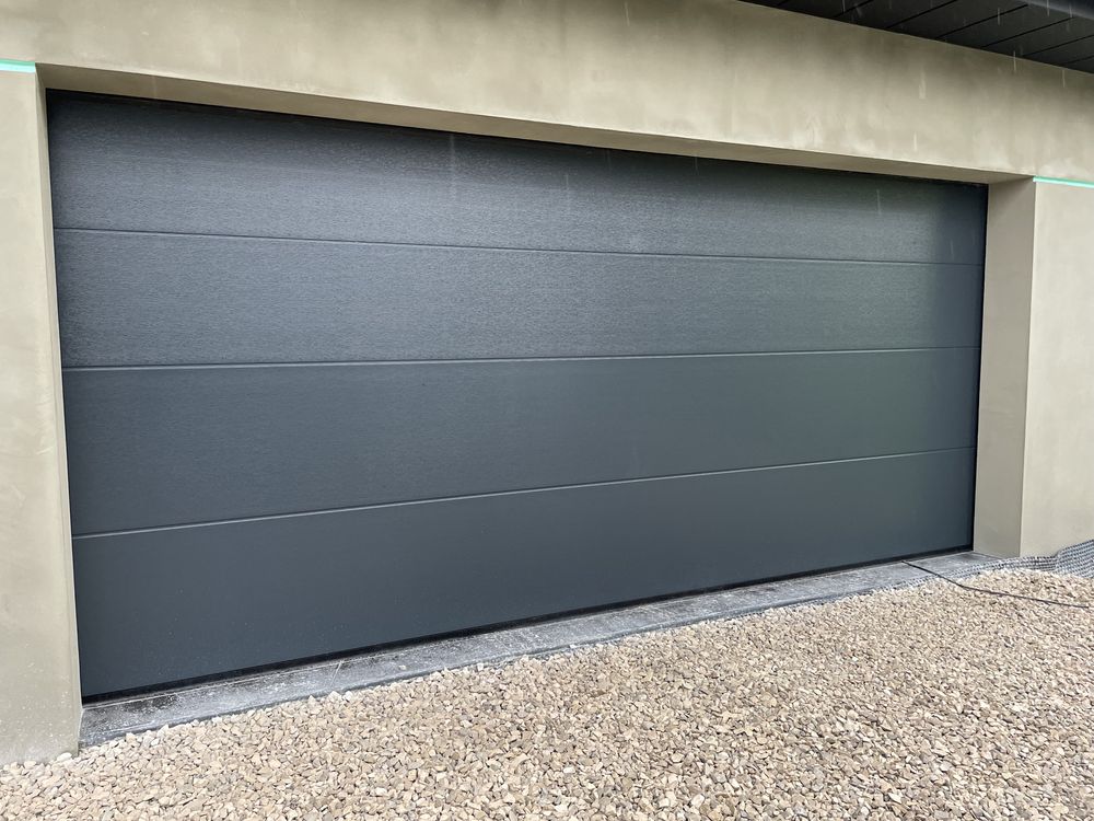 Brama garażowa segmentowa antracyt woodgrain 5000x2500