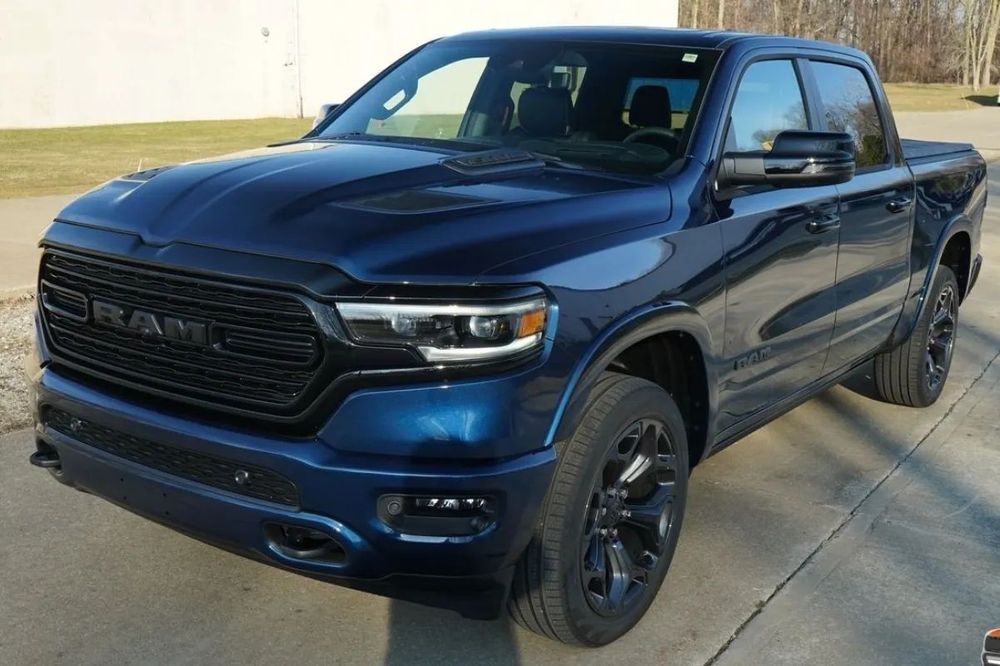 Dodge RAM Laramie 2024 Black 22 cale koła Lampy Full led Kredyt/Leasing