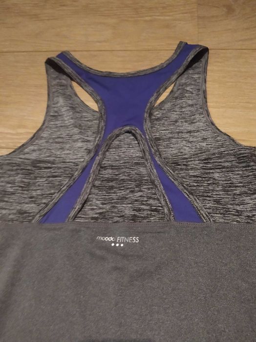 Koszulka top fitness rozmiar S firmy Moodo