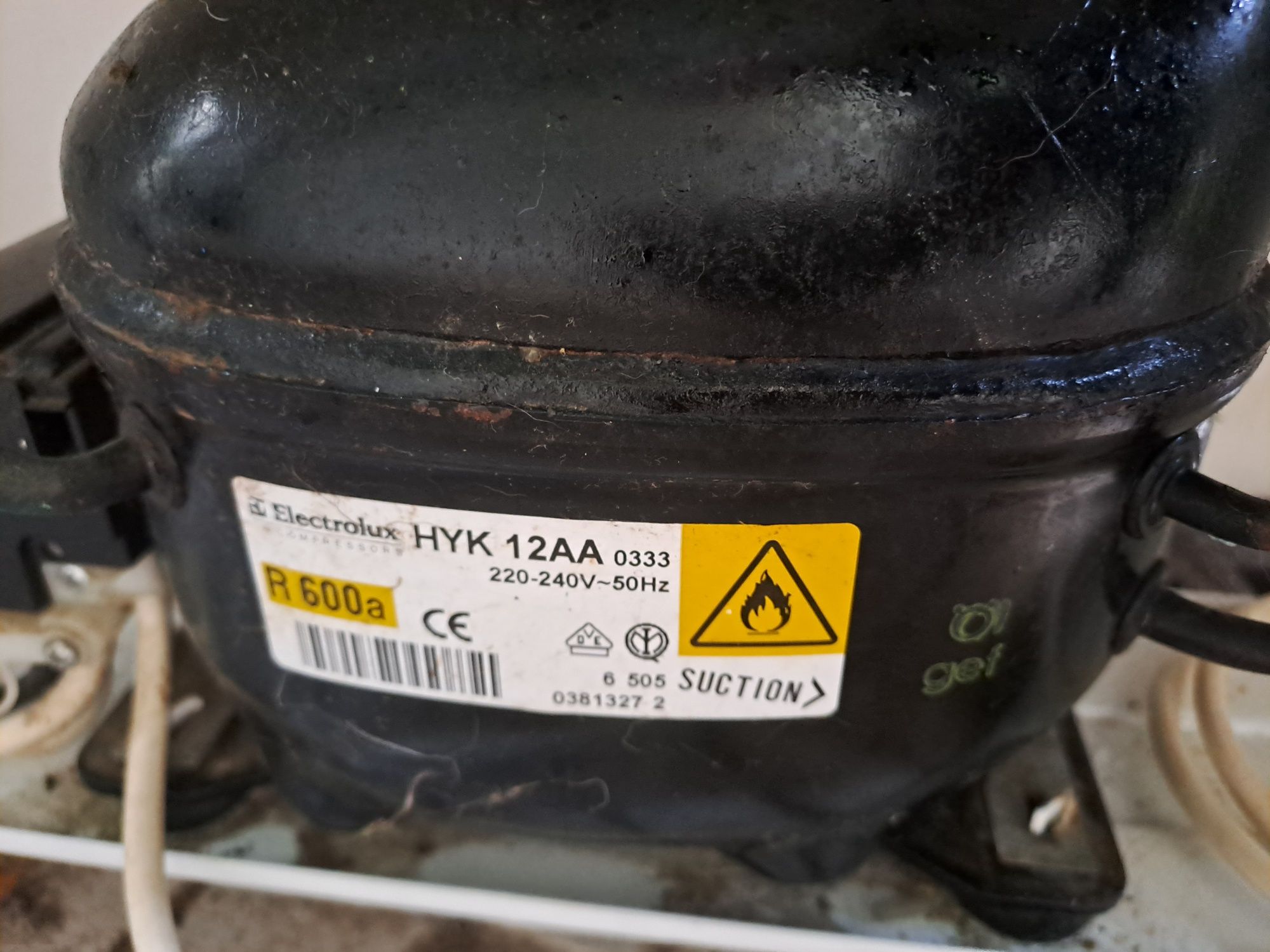 Prateleiras impecáveis Hoover HDA 341 condensador funcionar