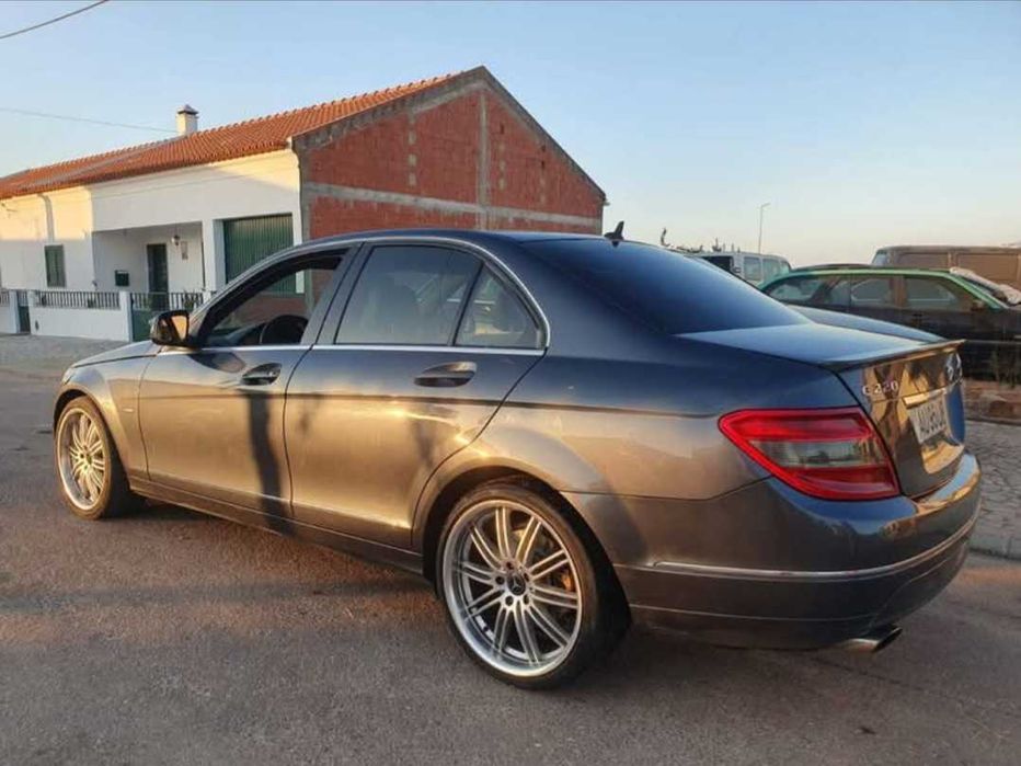 Mercedes-Benz C220