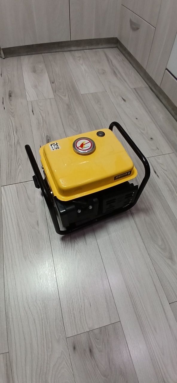 Бензогенератор. 1000W