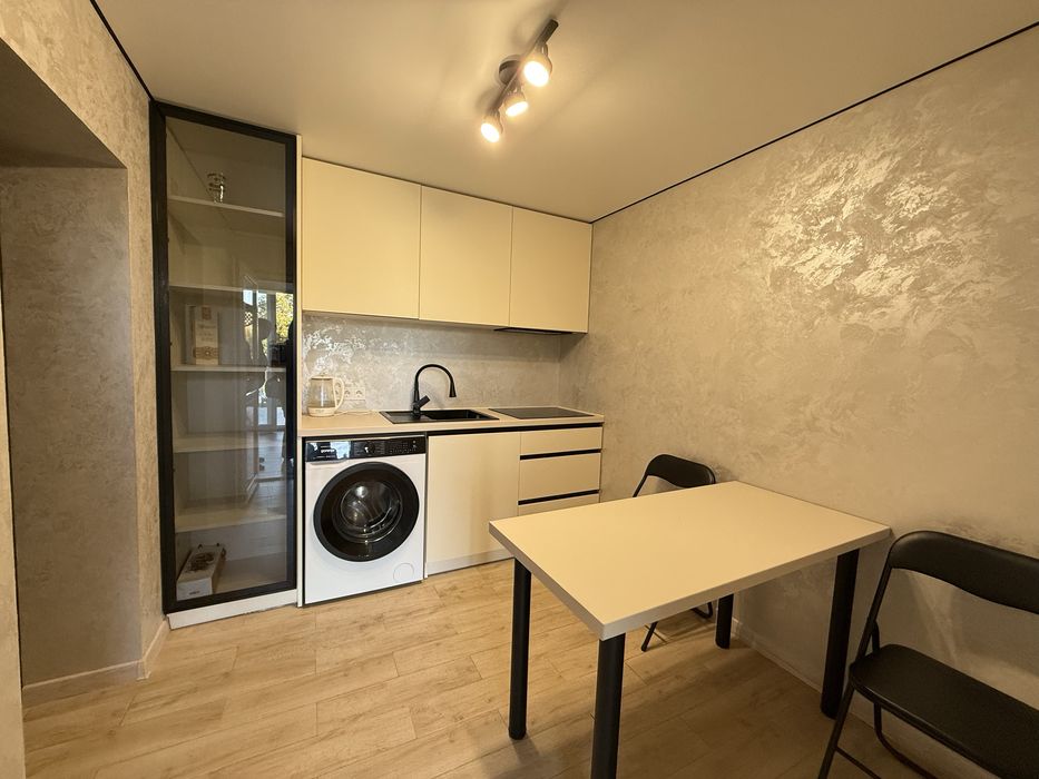 Сучасний новий будинок у передмісті! Продаж