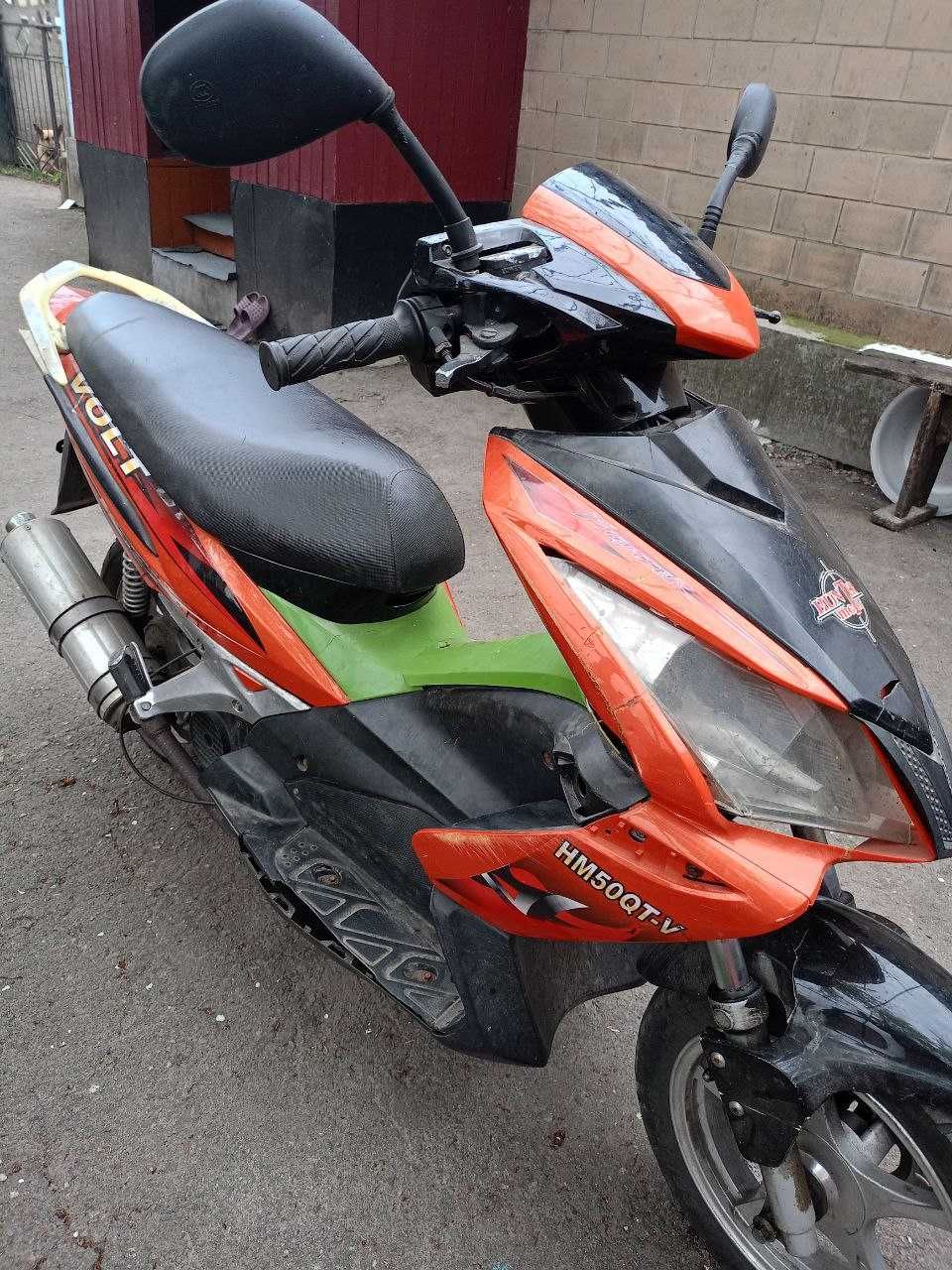 Скутер Volt (оранжево зелений колір)