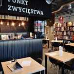 Odstąpię lokal 92 m2, najem+ czynsz 7500 zł/msc