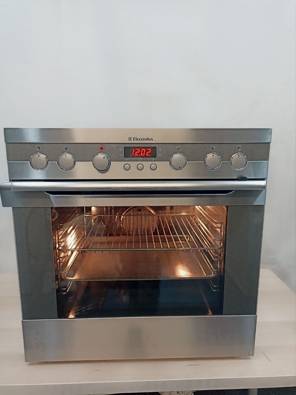 Духова шафа Electrolux EON63100X під вбудову,конвенція,гриль, доставка