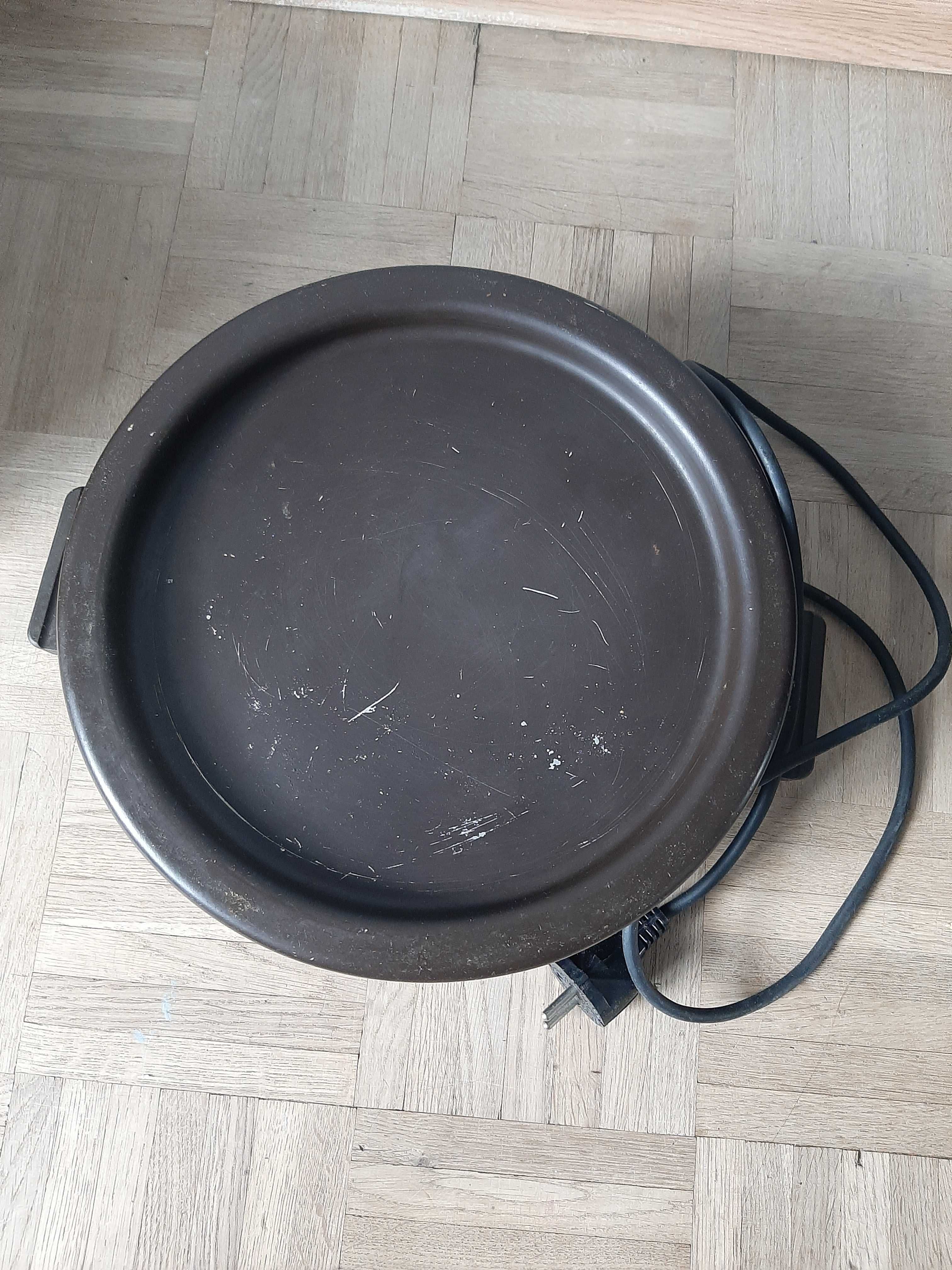 Продаю электрогриль RacletteGrillRC610Trio