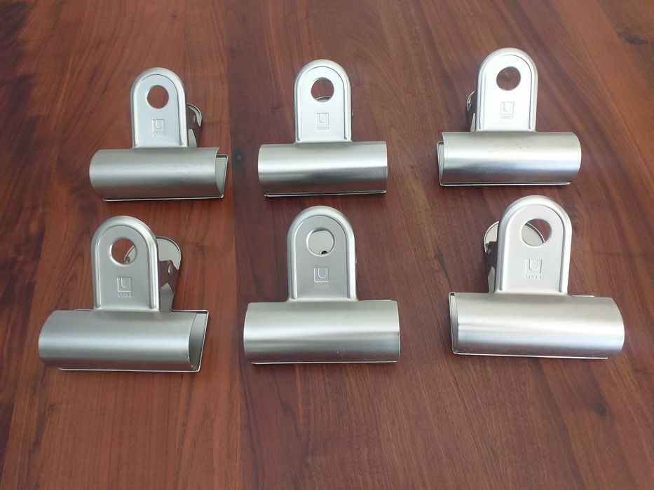 3 Cabides de parede "mola" Umbra. Muito boa condição