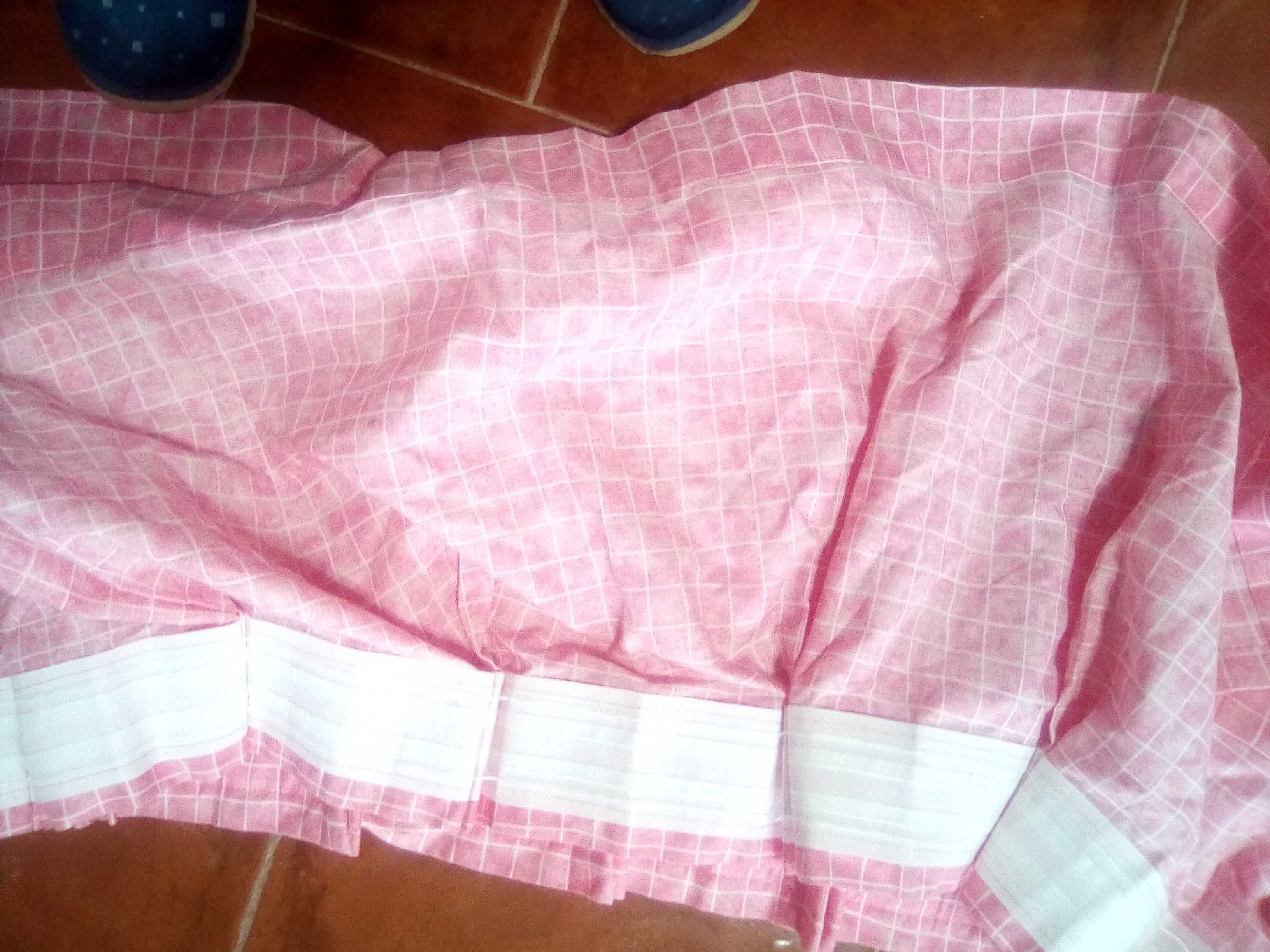 Conjunto para quarto (cortinado e cobertura de cama)