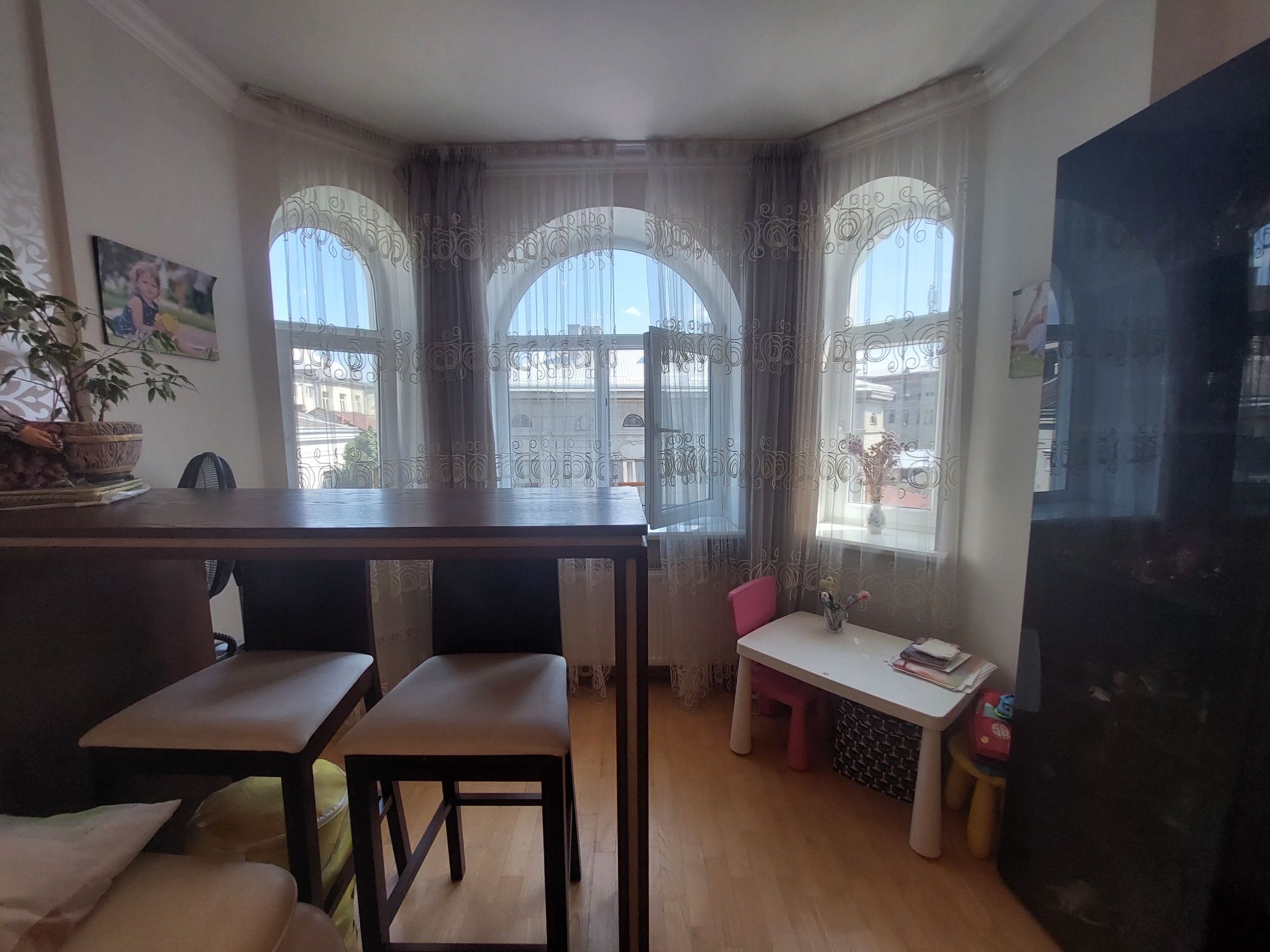 Продаж 2 кім квартири 56.9м2 вул. Міцкевича  м. Дрогобич