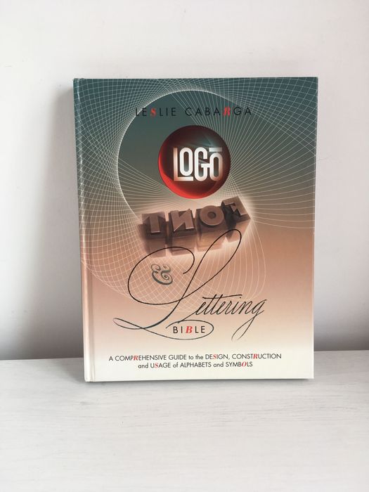 Livro "Logo font and lettering bible"