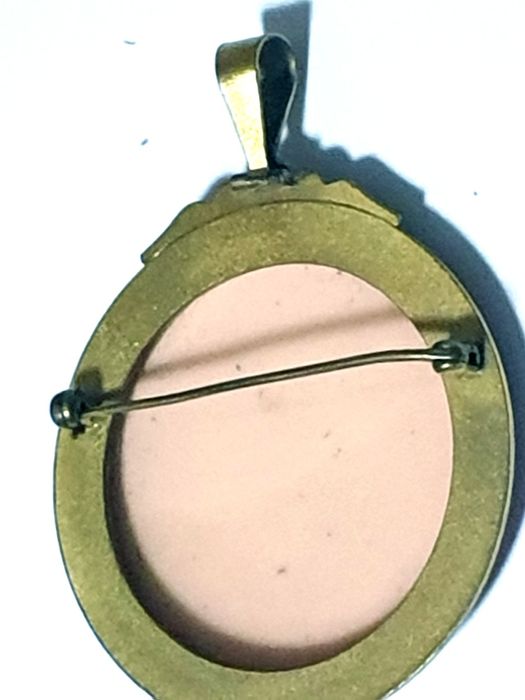 Lindissimo pendente/pregadeira vintage em esmalte