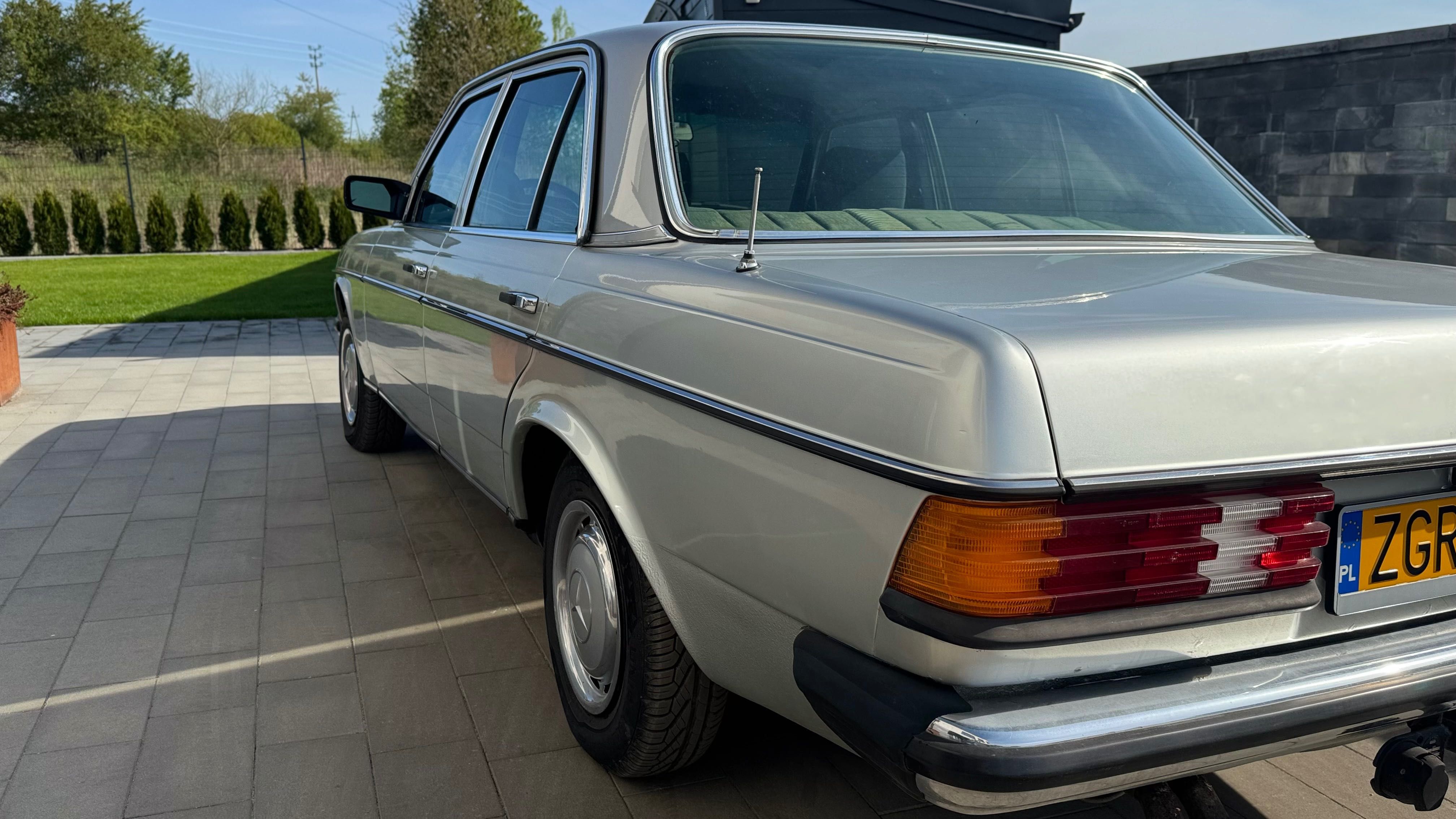 Sprzedam Klasyka  W123  2.5 benz