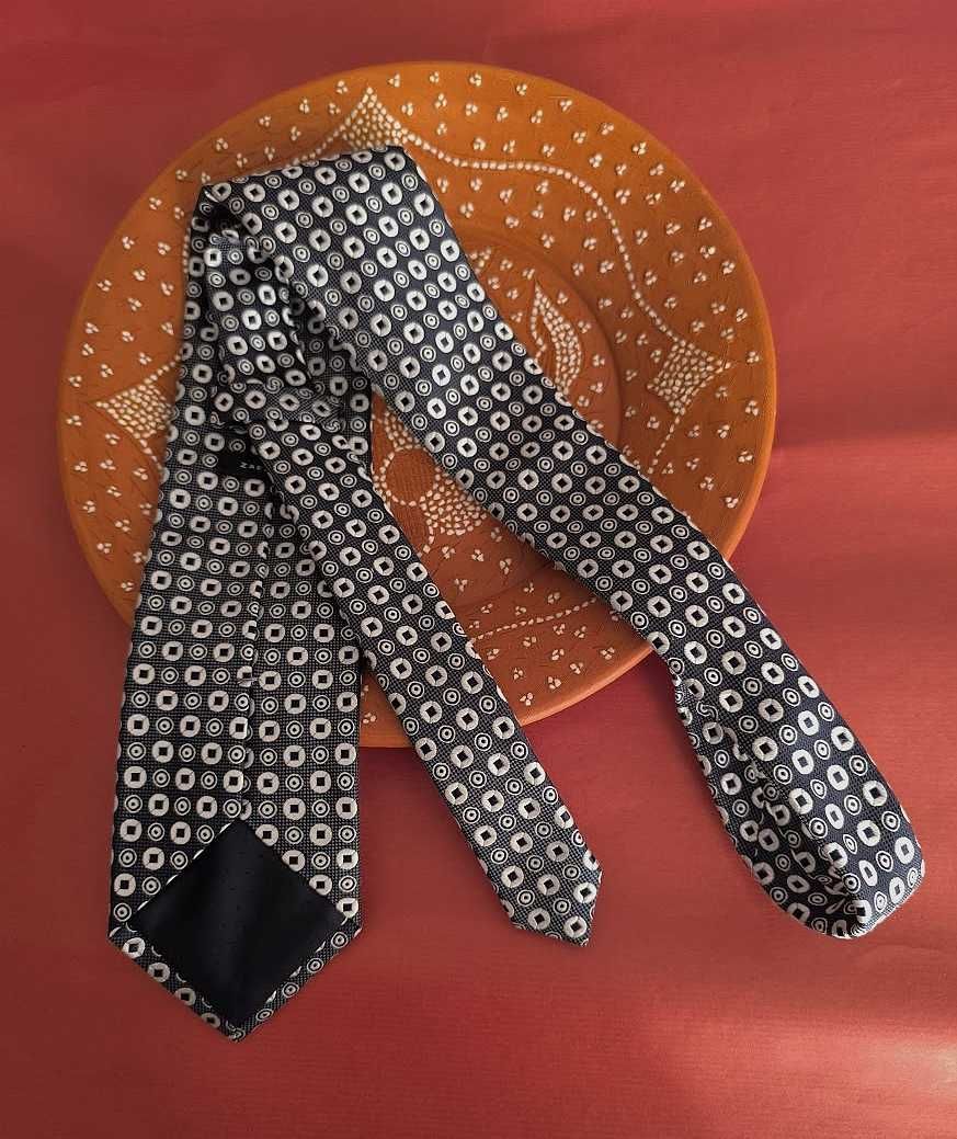 Gravata  texturizada bicolor padrão de jacquard aprimorado    Zara