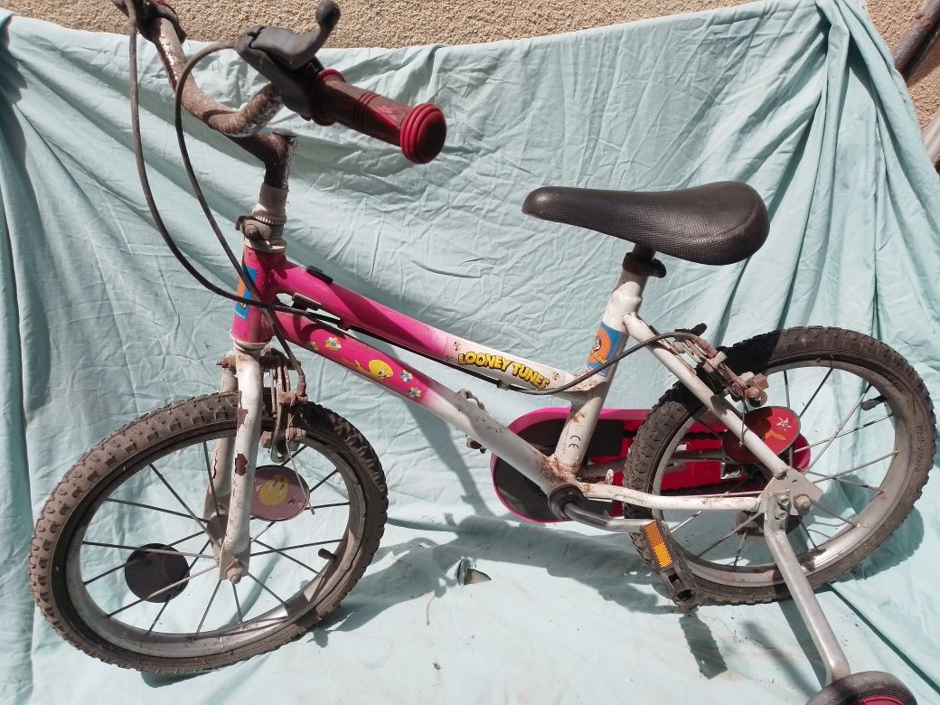 Bicicletas Azul laranja e rosa