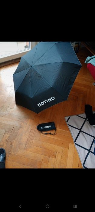 Parasolka czarna używana NOTINO