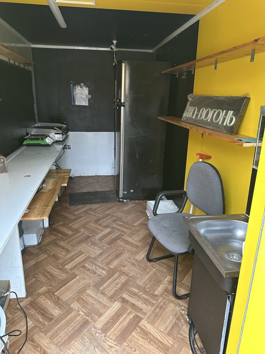 Фудтрак, торгівельний причіп великий з профессійним обладнанням