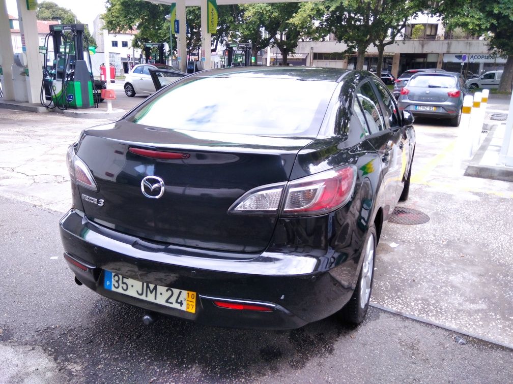 Automóvel Mazda 3