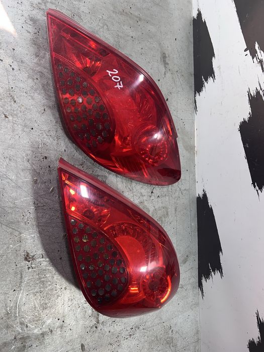 Задній правий ліхтар/стоп від Peugeot 207