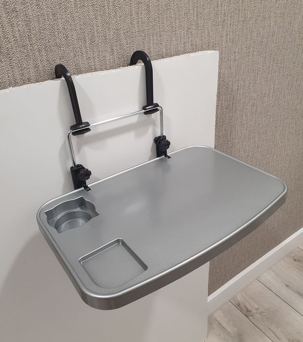 Полка-столик универсальная для салона автомобиля.