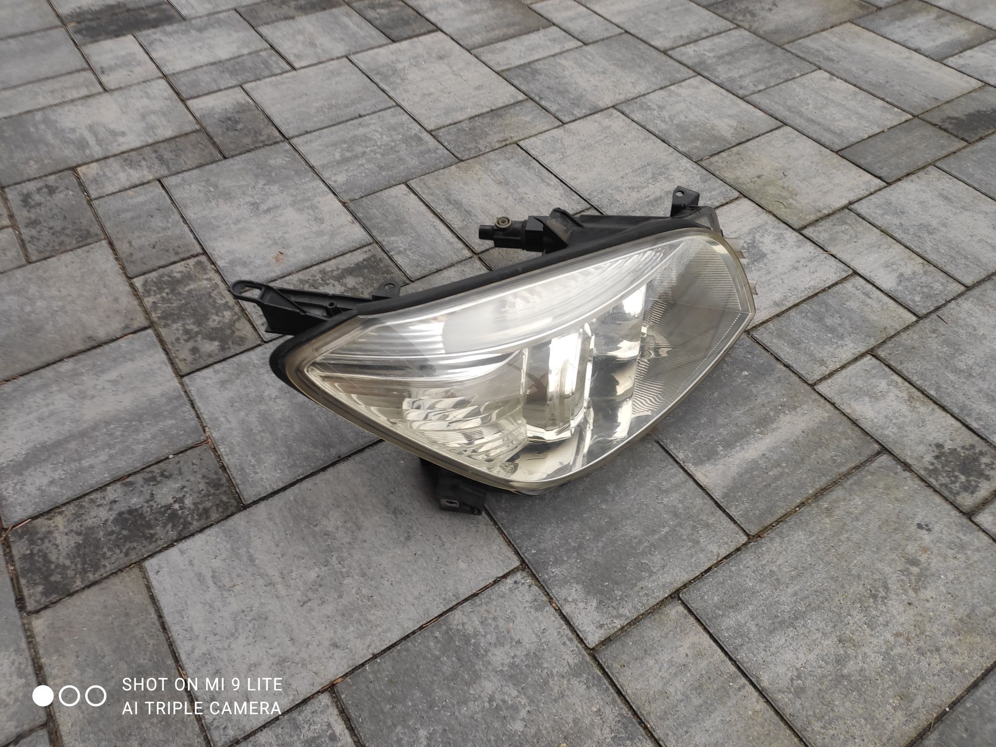 Lampa reflektor prawy Przód Toyota Rav 4 Europa