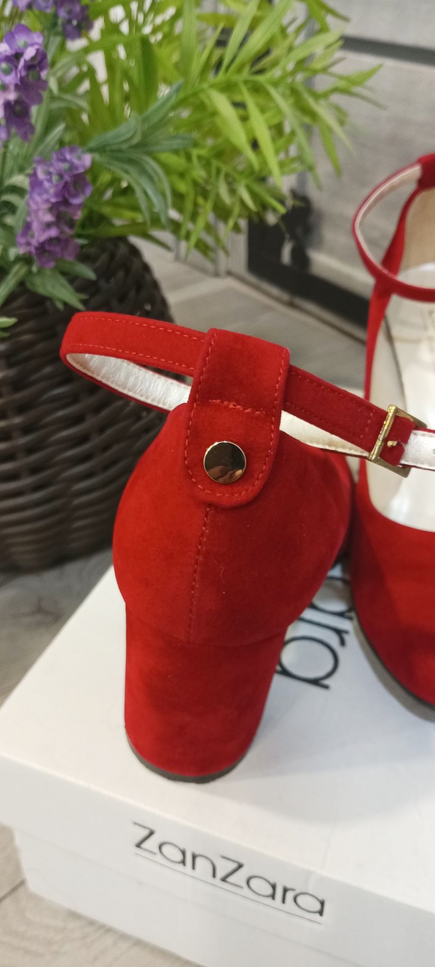 Продам туфлі натуральний замш