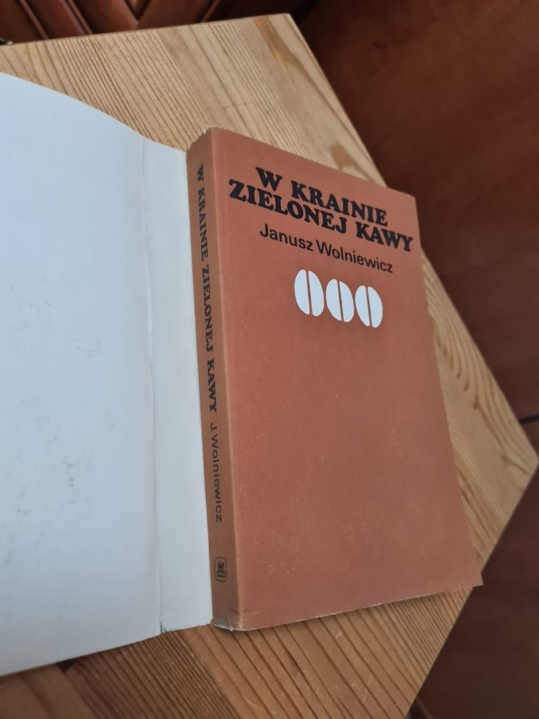 W krainie zielonej kawy - Janusz Wolniewicz ~