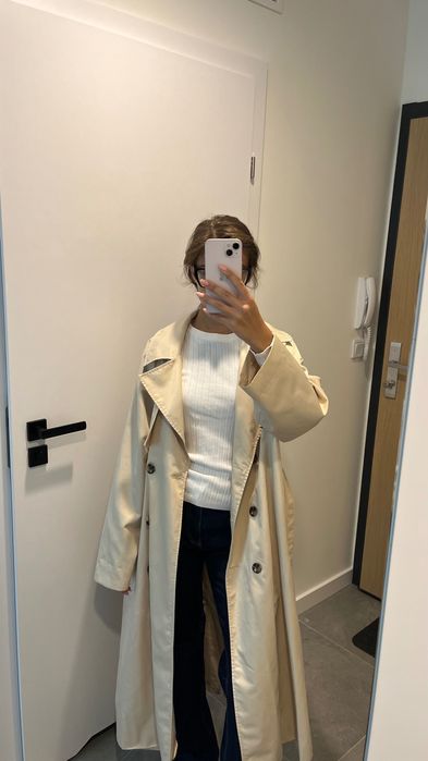 Jasny beżowy trencz Sinsay