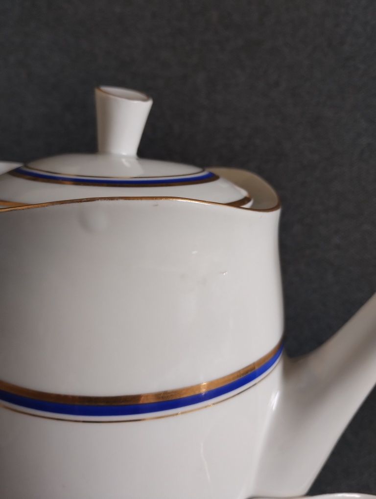 Dzbanek i mlecznik porcelana Wałbrzych