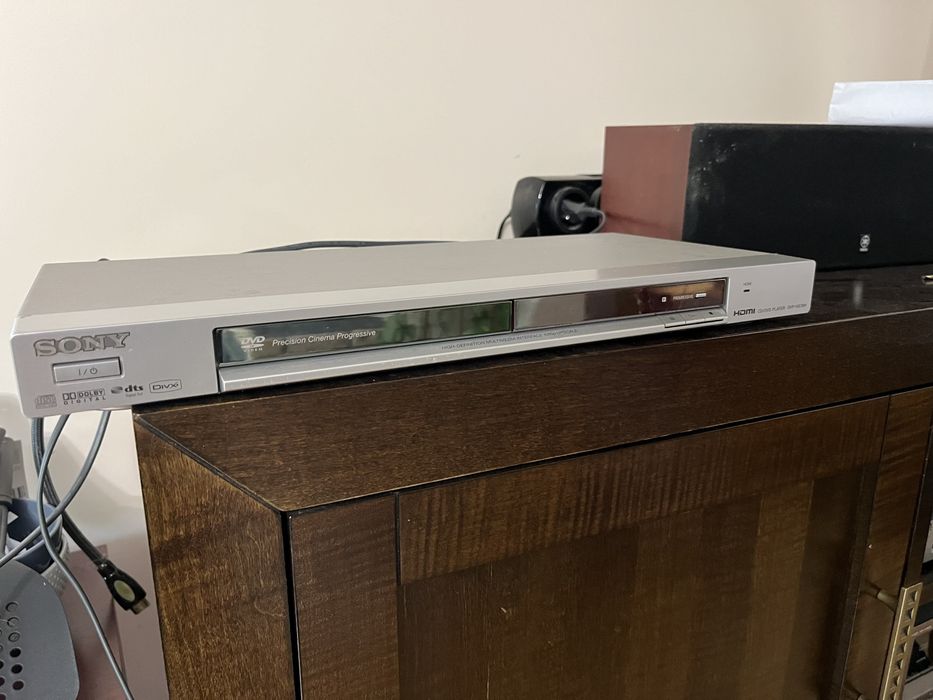 Odtwarzacz DVD Sony HDMI jest pilot