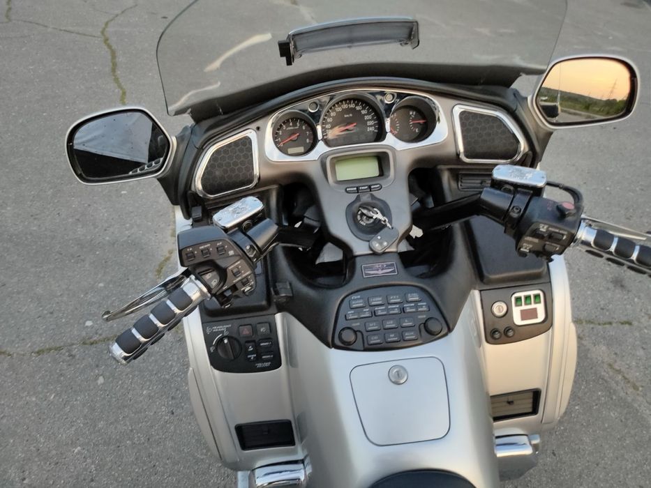 HONDA GOLD WING 1800 , 39000 родного пробега  новая резина Bridgestone