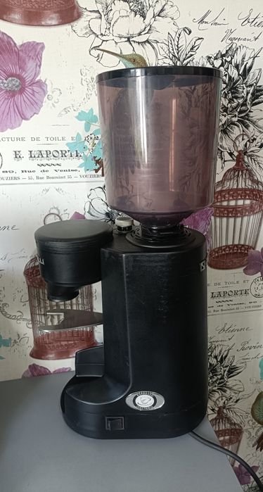 Кавомолка прямого помолу Nuova Simonelli гріндер