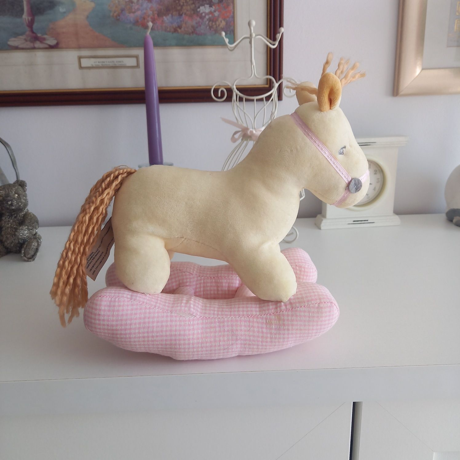 Śliczny pluszowy koń na biegunach konik biały różowy maskotka Toys