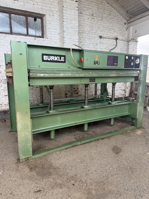 Гарячий прес, прес для шпонування Bürkle