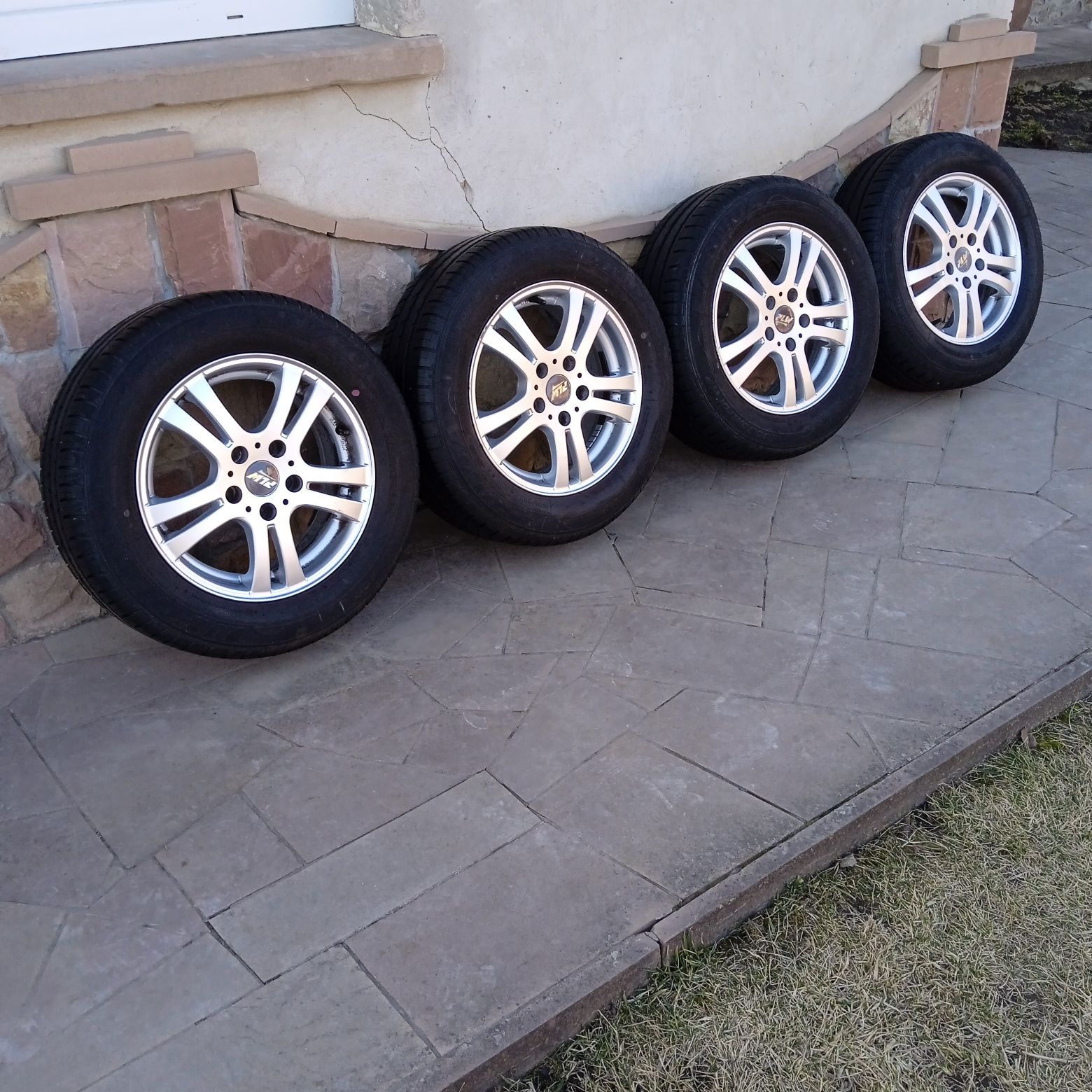 Диски 5/112 R15 + літня резина 205/60 R15