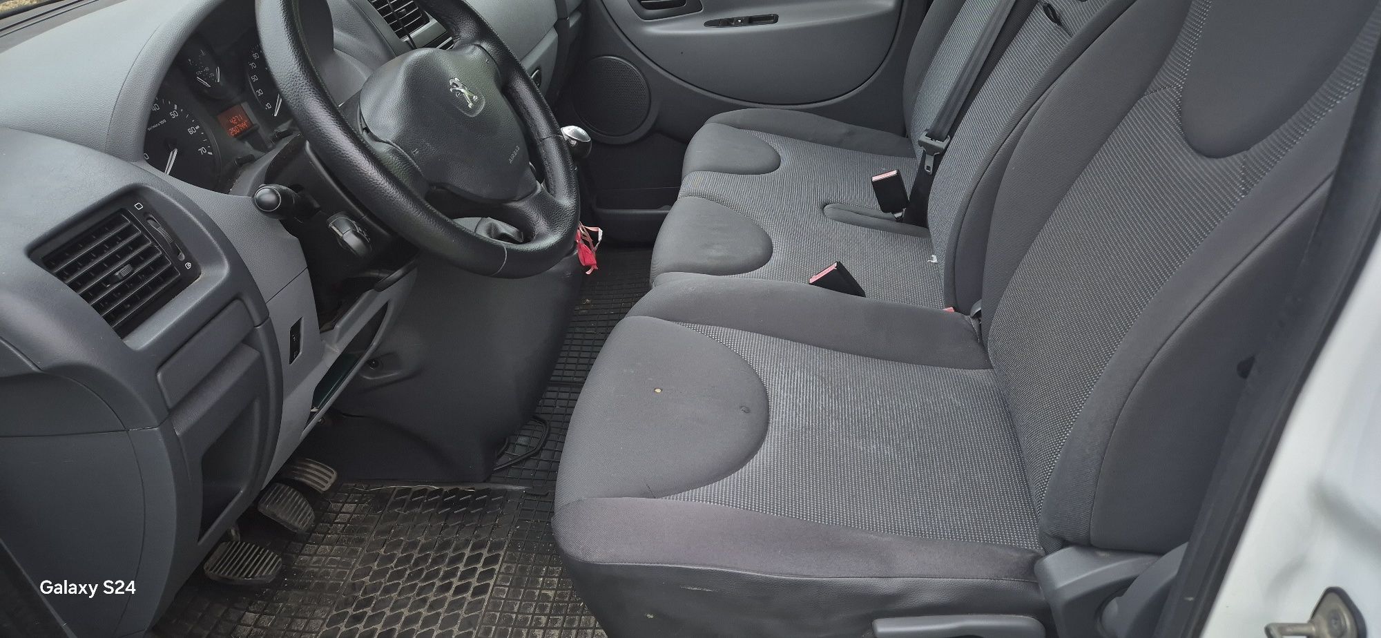 Peugeot Exspert 2.0 HDI  w bardzo dobrym stanie