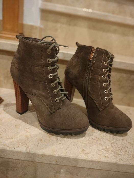 Botas NR 39 , usadas mas em boas condições