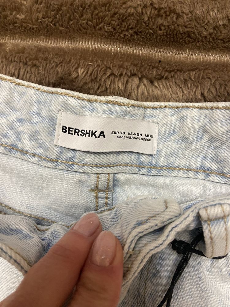 Жіночі нові Шорти bershka